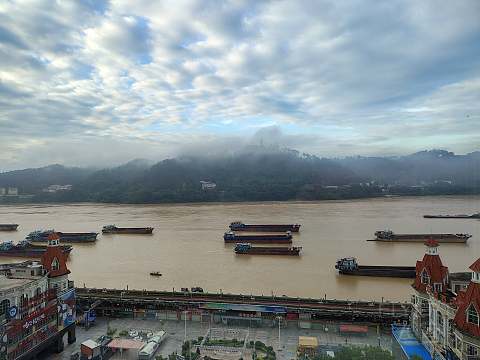 蓝蓝的天空，有时青青的湖水‖广西梧州维纳斯国际酒店