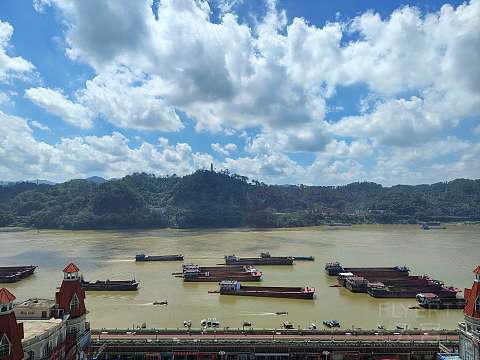 蓝蓝的天空，有时青青的湖水‖广西梧州维纳斯国际酒店