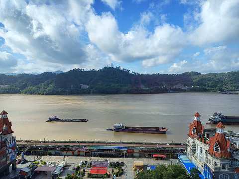 蓝蓝的天空，有时青青的湖水‖广西梧州维纳斯国际酒店
