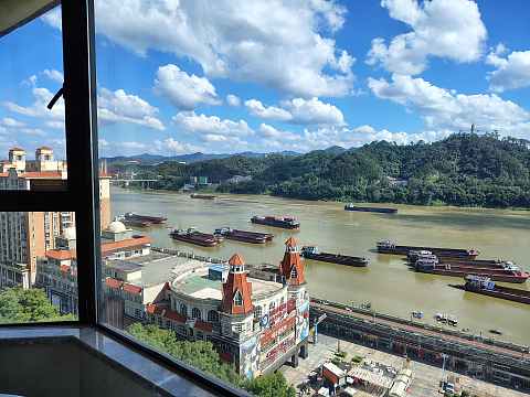 蓝蓝的天空，有时青青的湖水‖广西梧州维纳斯国际酒店
