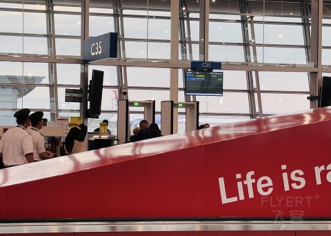 风筝与风•再次邂逅|马来西亚航空MH376KUL-CAN老旧空客330-200商务舱体验
