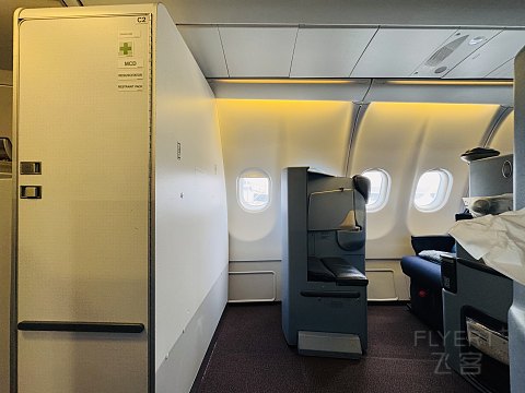 风筝与风•再次邂逅|马来西亚航空MH376KUL-CAN老旧空客330-200商务舱体验