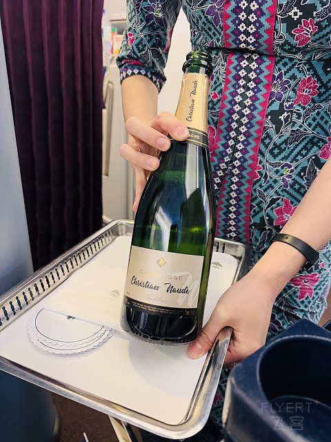 风筝与风•再次邂逅|马来西亚航空MH376KUL-CAN老旧空客330-200商务舱体验