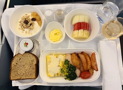 风筝与风•再次邂逅|马来西亚航空MH376KUL-CAN老旧空客330-200商务舱体验