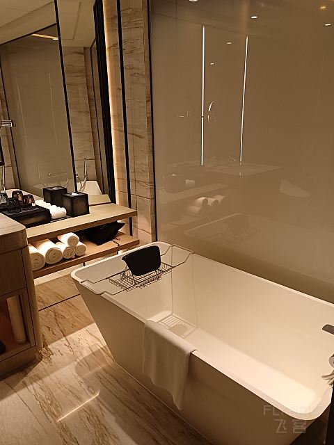 深圳彭年万丽酒店，国庆前夕入住体验