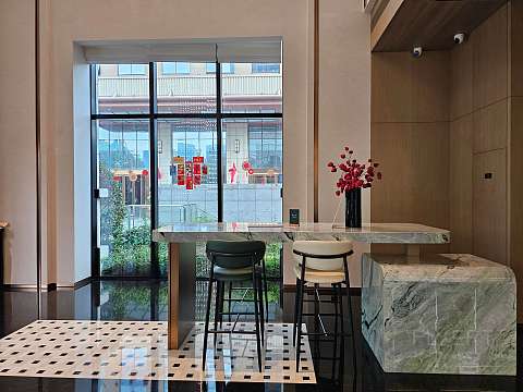 湖光秋色，尽享宁静—成都高新逸衡酒店🏨