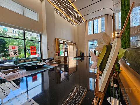 湖光秋色，尽享宁静—成都高新逸衡酒店🏨