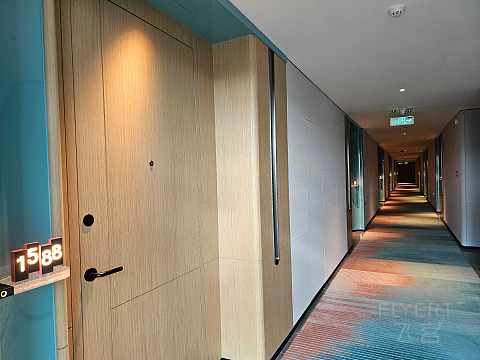 湖光秋色，尽享宁静—成都高新逸衡酒店🏨