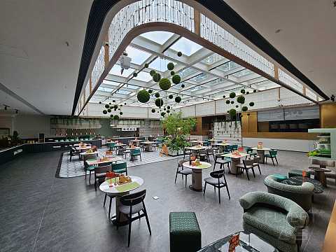湖光秋色，尽享宁静—成都高新逸衡酒店🏨