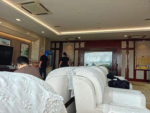 Dior丝白依旧封神！国庆打卡济南贵宾楼A/B区
