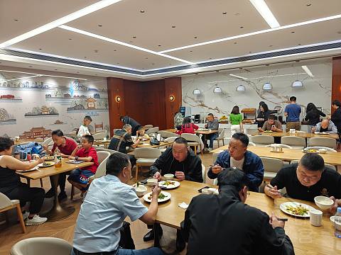 Dior丝白依旧封神！国庆打卡济南贵宾楼A/B区