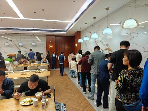 Dior丝白依旧封神！国庆打卡济南贵宾楼A/B区