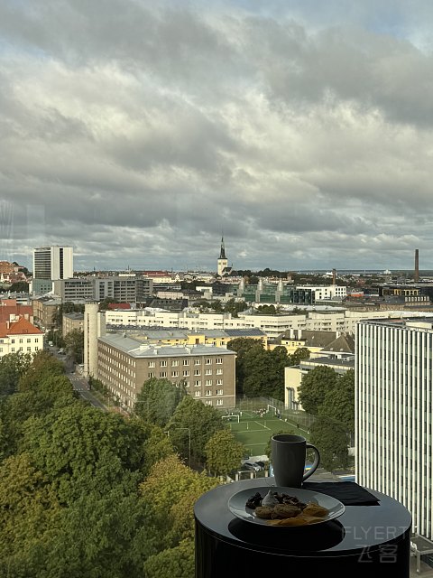 躺着看古城日落 - 爱沙尼亚塔林公园希尔顿 Hilton Tallinn Park