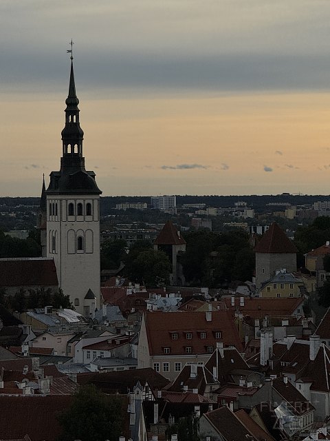 躺着看古城日落 - 爱沙尼亚塔林公园希尔顿 Hilton Tallinn Park