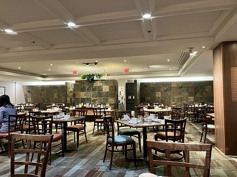 从日出到夜幕：在多伦多港口城堡威斯汀与湖光城影共舞