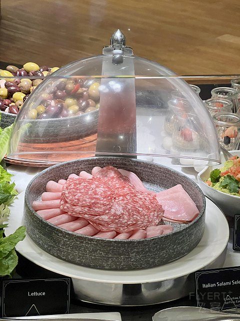 从日出到夜幕：在多伦多港口城堡威斯汀与湖光城影共舞