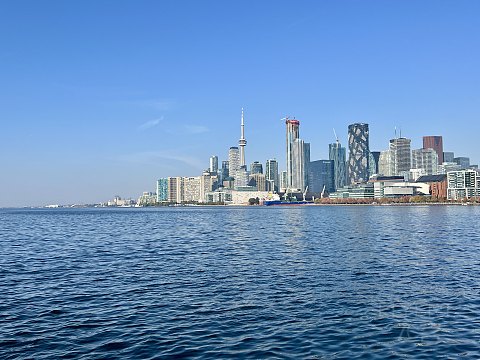 从日出到夜幕：在多伦多港口城堡威斯汀与湖光城影共舞