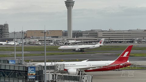 日本航空777-300ER商务舱测评：云端上的日式精致与舒适