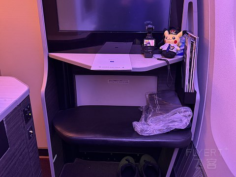 日本航空777-300ER商务舱测评：云端上的日式精致与舒适