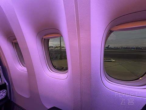 日本航空777-300ER商务舱测评：云端上的日式精致与舒适