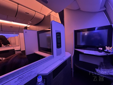 日本航空777-300ER商务舱测评：云端上的日式精致与舒适