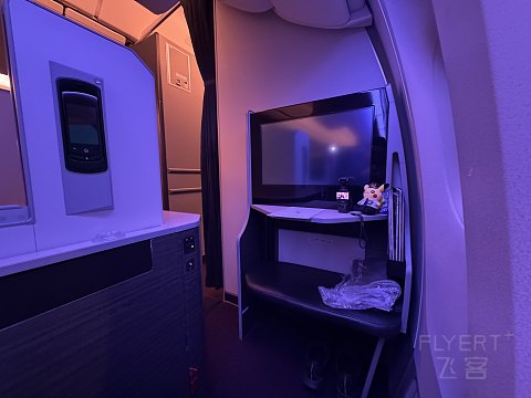 日本航空777-300ER商务舱测评：云端上的日式精致与舒适