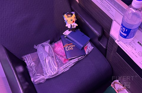 日本航空777-300ER商务舱测评：云端上的日式精致与舒适