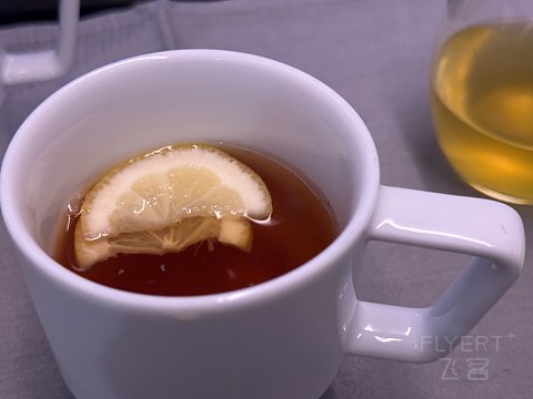 日本航空777-300ER商务舱测评：云端上的日式精致与舒适