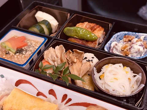 日本航空777-300ER商务舱测评：云端上的日式精致与舒适