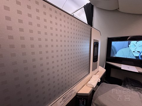 日本航空777-300ER商务舱测评：云端上的日式精致与舒适