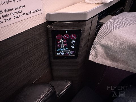 日本航空777-300ER商务舱测评：云端上的日式精致与舒适
