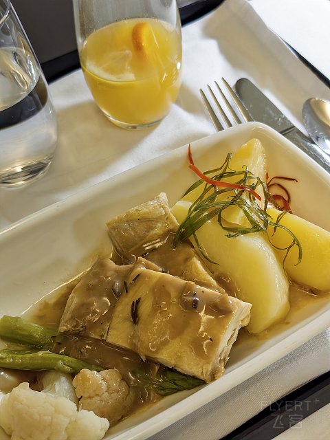菲律宾航空商务舱 MNL-RUH-MNL-PVG