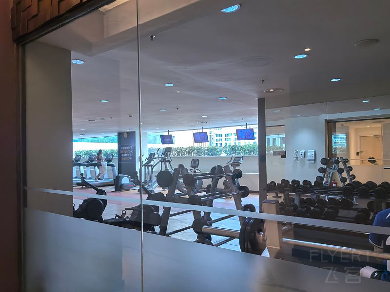173118R3CmShrAIkcagEHk.jpg
