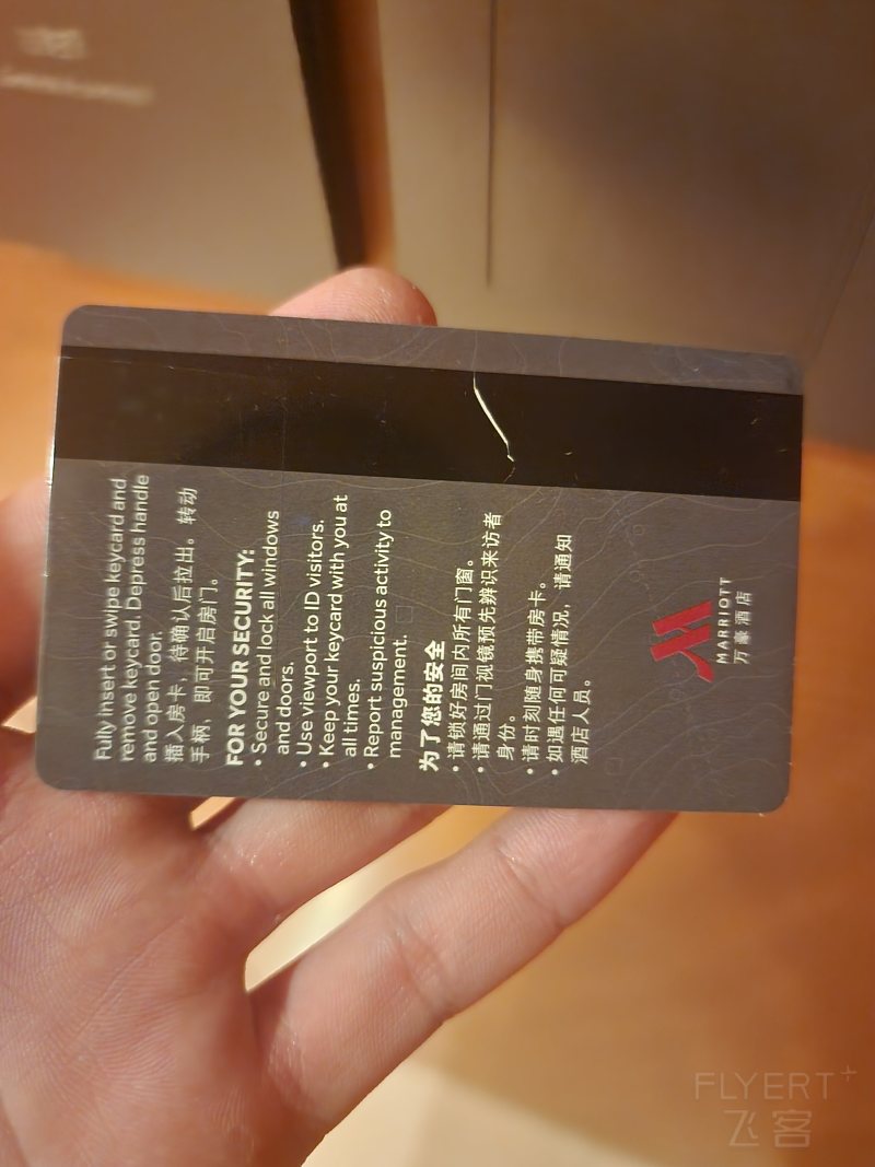 210055Aq9Nh1RsVujbLVYu.jpg