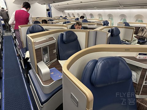 南廉航还是南怜航-中国南方航空CZ674伦敦希斯罗北京大兴商务舱体验