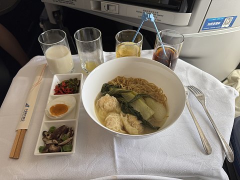 南廉航还是南怜航-中国南方航空CZ674伦敦希斯罗北京大兴商务舱体验