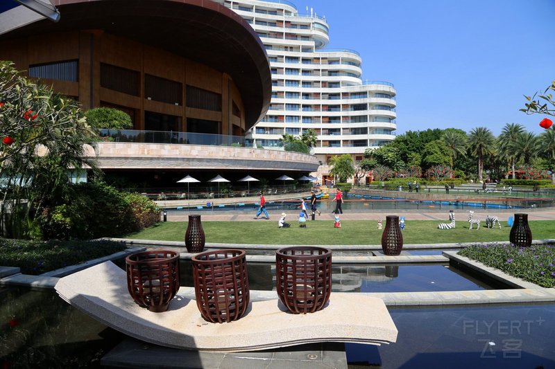 Sanya--InterContinental Sanya Haitang Bay Resort Outdoor Garden and Pools (9).JPG