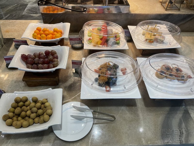 宜宾--Crowne Plaza Yibin Club Lounge Happy Hour (6).jpg