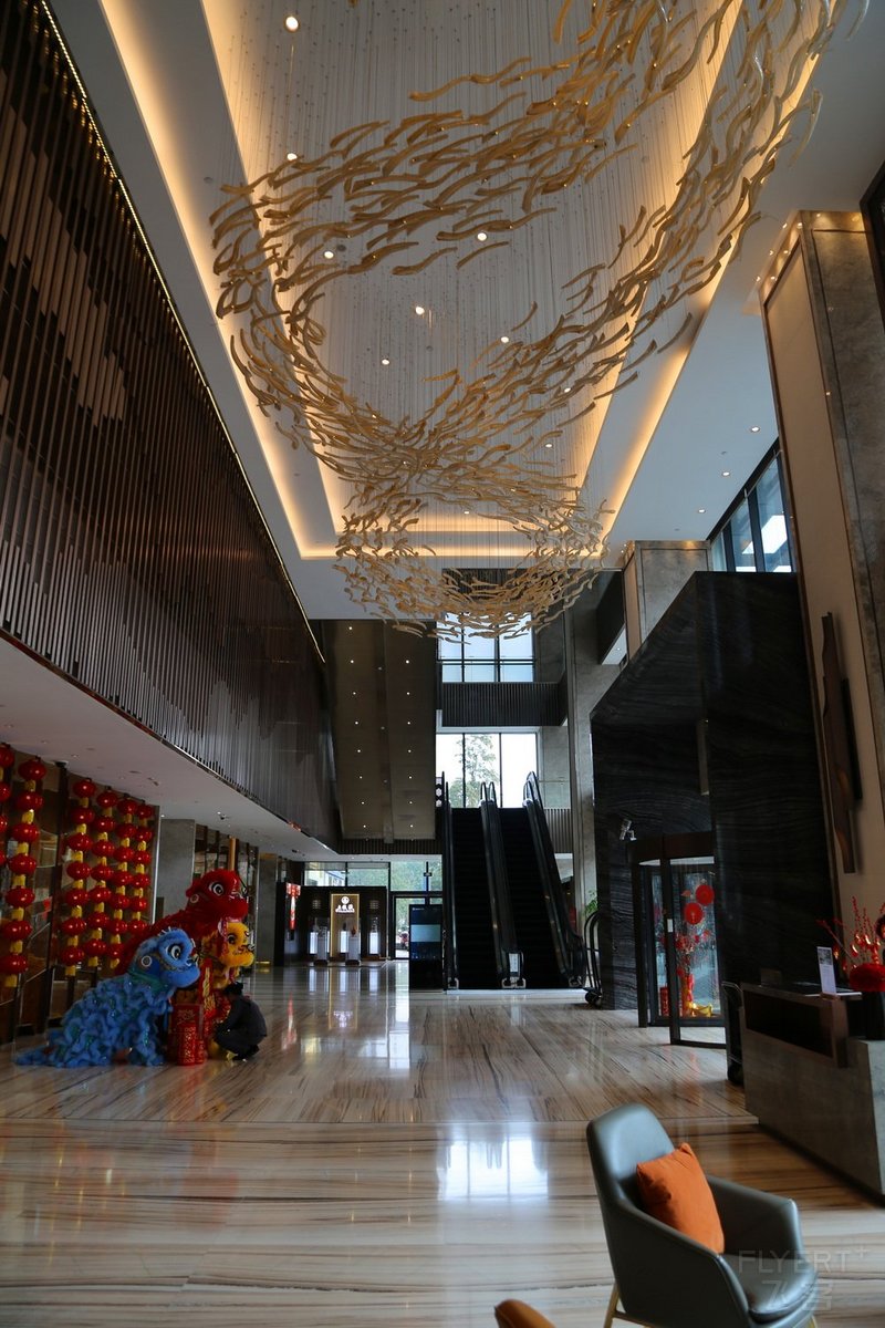宜宾--Crowne Plaza Yibin Lobby (2).JPG