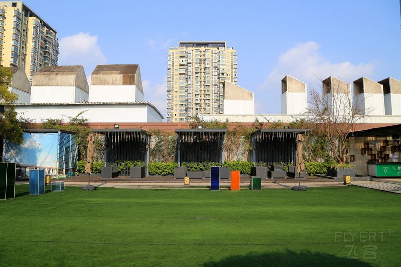 宜宾--Crowne Plaza Yibin Outdoor Garden (3).JPG