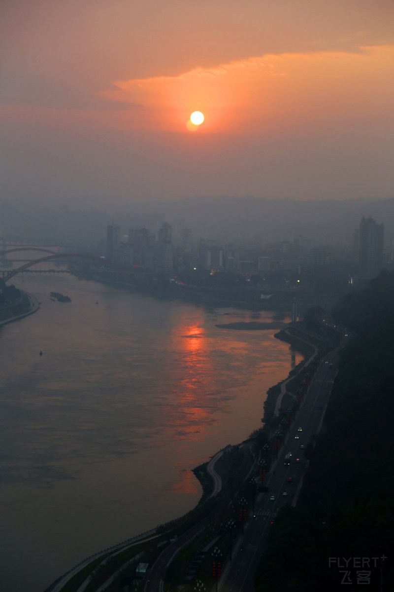 宜宾--Hualuxe Yibin Hotel Room View (4).JPG