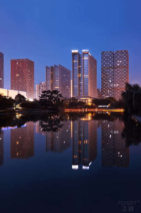 丽笙酒店集团2025年最新攻略，最高级会员免费领，第三方预订可享受会员权益。