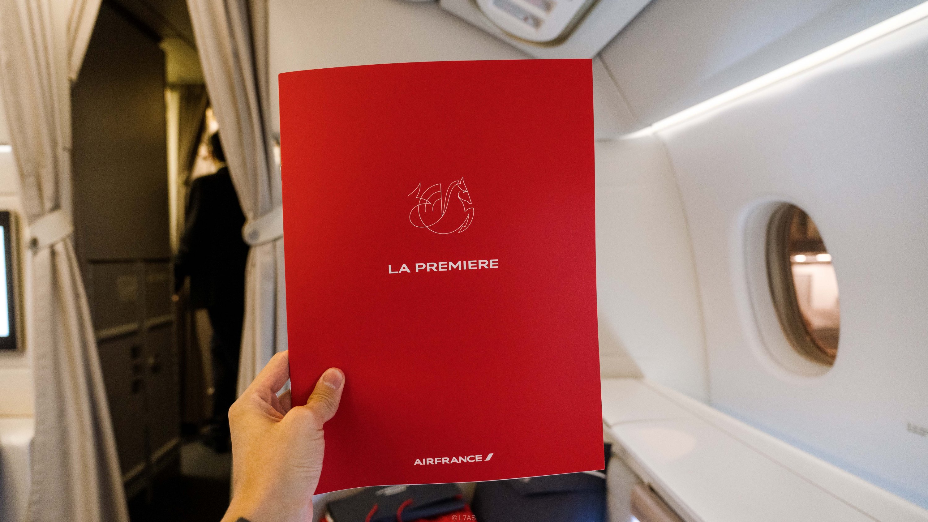  | B77W޼La PremireͷȲ | SIN - CDG | б
