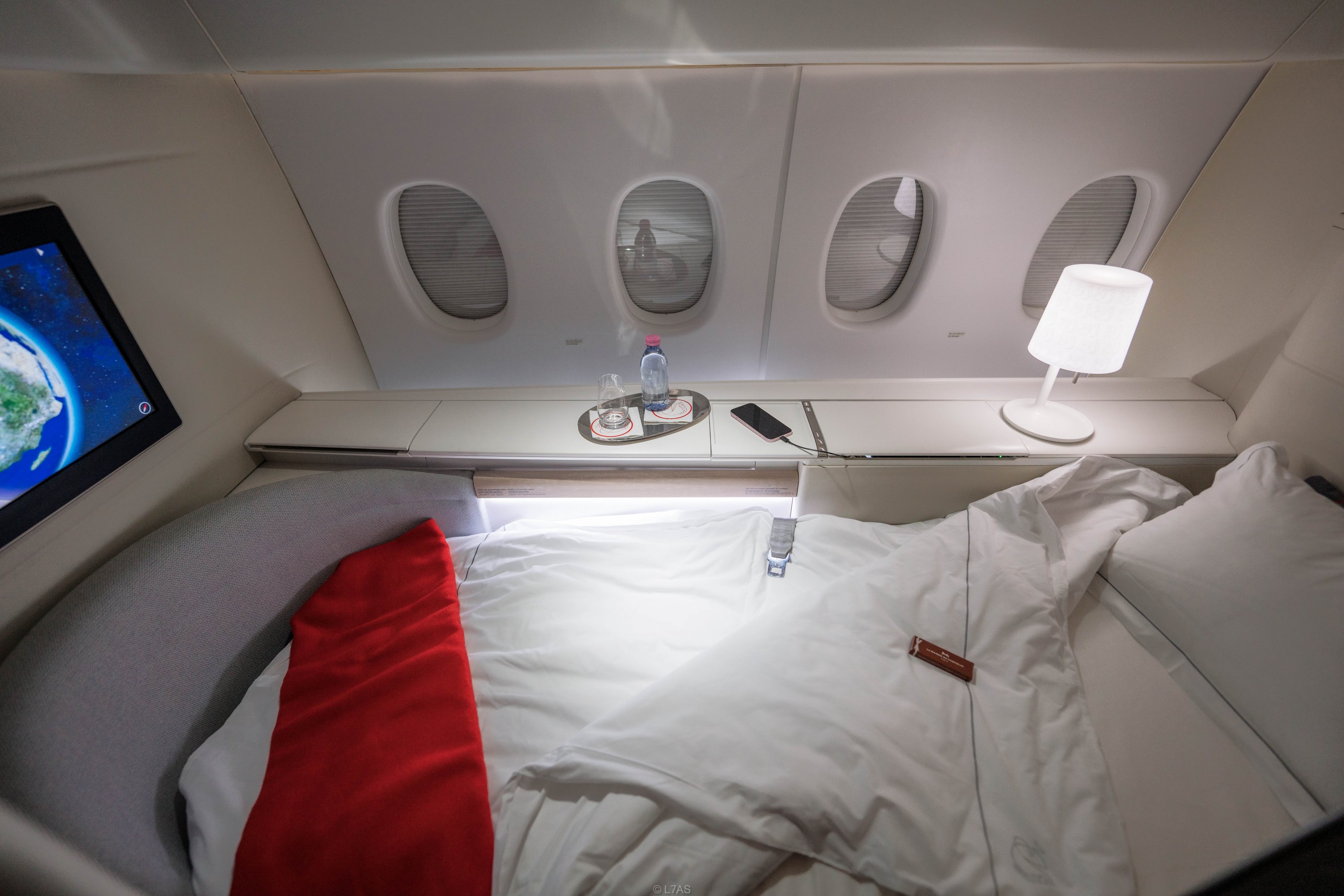 | B77W޼La PremireͷȲ | SIN - CDG | б
