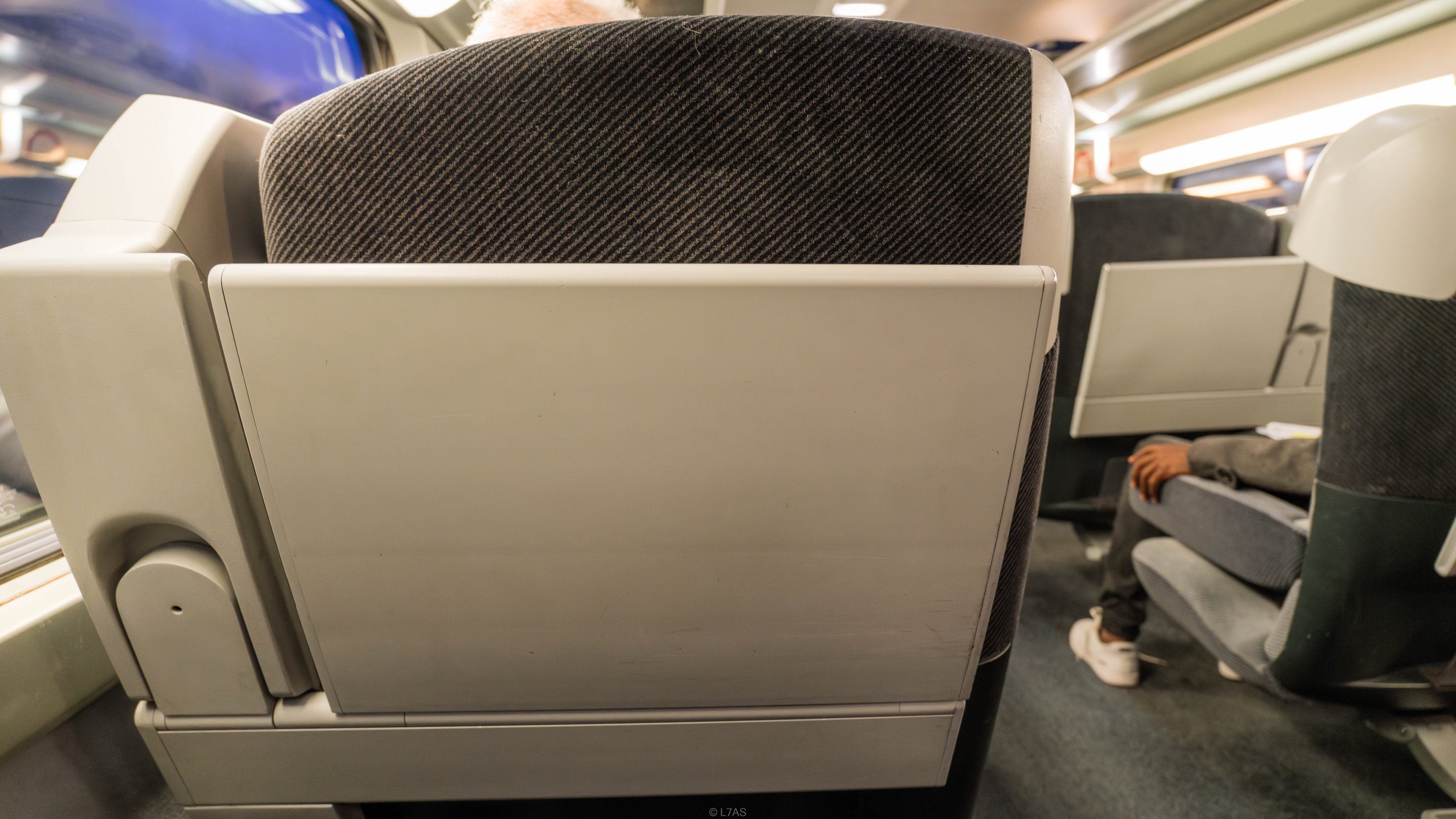  | B77W޼La PremireͷȲ | SIN - CDG | б