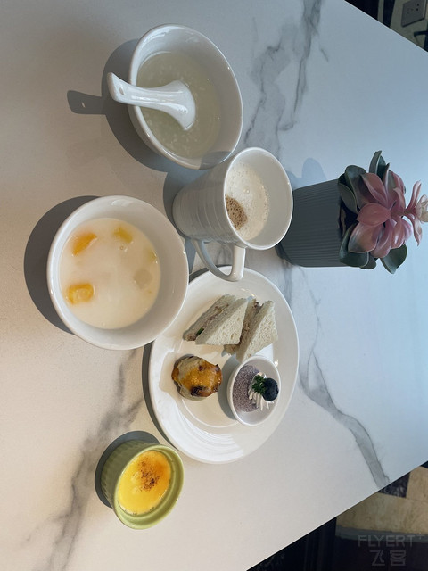 上海：淳大万丽酒店：升了套房，虽有点老旧但总体舒服