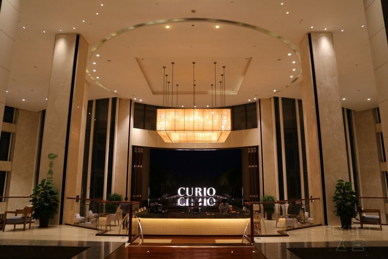 崖州--Sanya Yazhou Bay Curio Collection by Hilton Lobby (4).JPG