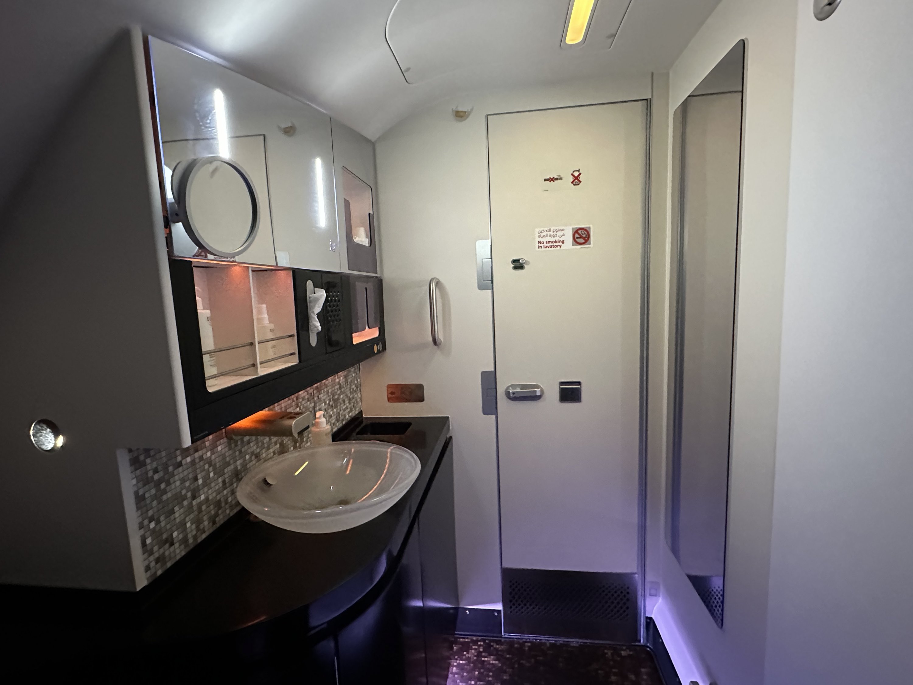 Խŷ½ ºA380ͷȲ Apartment SIN-AUH-CDG Part Two: AUH-CDG