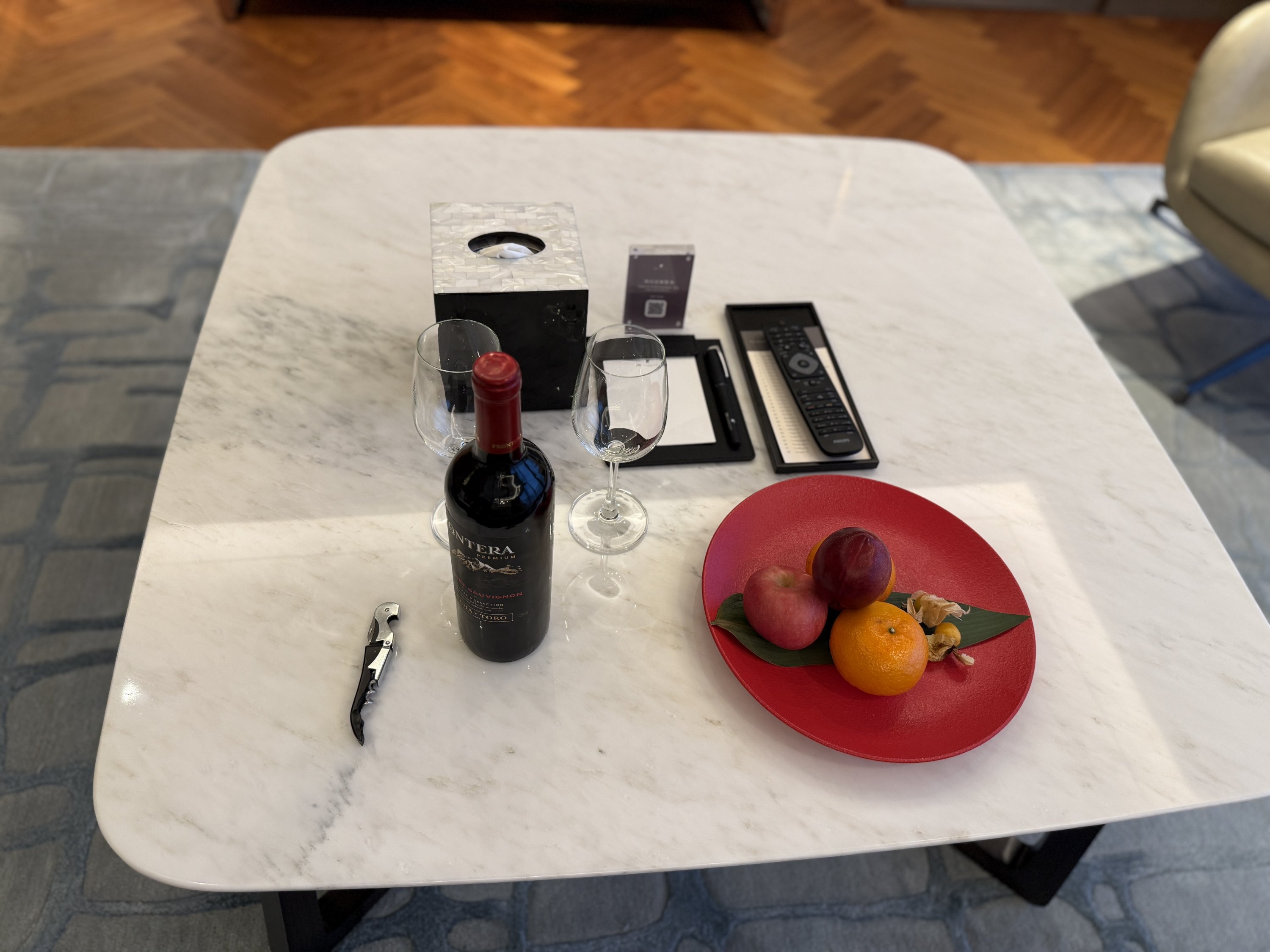 staycation|̫ԭïҵJWƵ׷