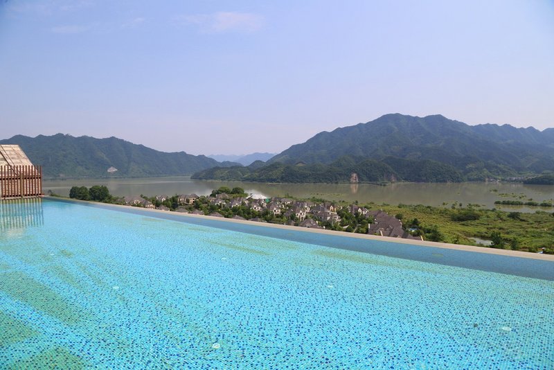 桐庐--Conrad Hangzhou Tonglu Resort Outdoor Pool (1).JPG